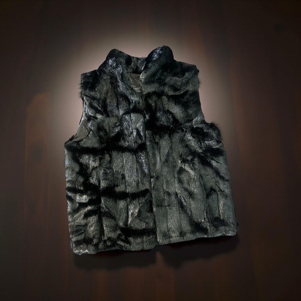 Gorgeous Black Faux Fur Vest